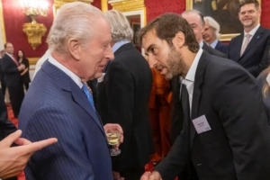 资产高达百亿镑!太阳报:阿森纳旧将弗拉米尼从商,资产超克伦克 资产高达百亿镑!太阳报:阿森纳旧将弗拉米尼从商,资产超克伦克