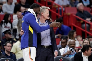 科尔:邓肯也没法像追梦一样去防挡拆 后者是独一无二的 科尔:邓肯也没法像追梦一样去防挡拆 后者是独一无二的