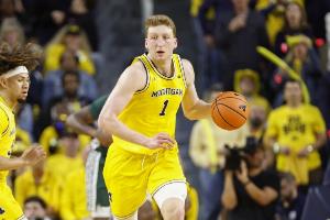 缺席主场揭幕战!篮网两位首轮秀鲍威尔&沃尔夫都因伤打不了! 缺席主场揭幕战!篮网两位首轮秀鲍威尔&沃尔夫都因伤打不了!