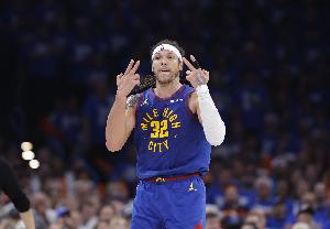 生涯新高!戈登一路碾压着菜鸟理查德2+1轰下42分! 生涯新高!戈登一路碾压着菜鸟理查德2+1轰下42分!