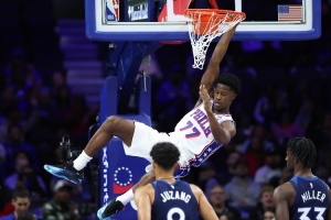 比尔-西蒙斯:埃奇库姆和马克西是76人未来 前者像05年的韦德 比尔-西蒙斯:埃奇库姆和马克西是76人未来 前者像05年的韦德