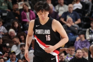 末节还有机会嘛?杨瀚森首节出战3分31秒 第二、三节未出场 末节还有机会嘛?杨瀚森首节出战3分31秒 第二、三节未出场