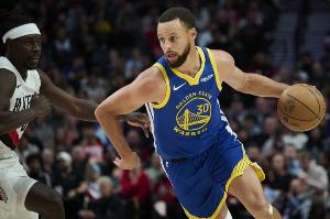 37岁237天!库里连续两场砍下35+ NBA历史最老控卫 37岁237天!库里连续两场砍下35+ NBA历史最老控卫