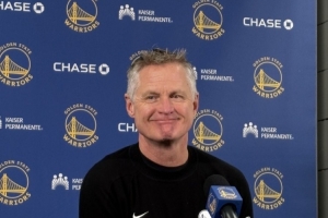 科尔:斯普利特能来NBA是有原因的 他非常有天赋 是优秀教练 科尔:斯普利特能来NBA是有原因的 他非常有天赋 是优秀教练