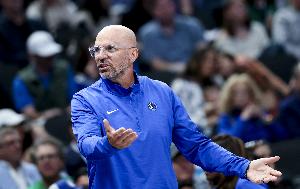 媒体人:独行侠输奇才底裤都被扒了 这套阵容还会继续下去吗 媒体人:独行侠输奇才底裤都被扒了 这套阵容还会继续下去吗