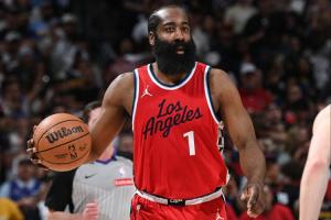 百分百命中率!哈登首节4中4&三分2中2+4罚4中轻松砍下14分! 百分百命中率!哈登首节4中4&三分2中2+4罚4中轻松砍下14分!