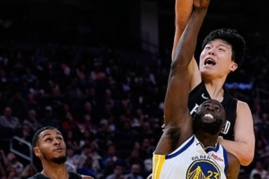 刘维伟:开拓者的小阵容始终是被动应对 想靠这套阵容赢球有难度 刘维伟:开拓者的小阵容始终是被动应对 想靠这套阵容赢球有难度