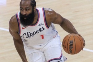 如何看待球队首发?哈登:天赋异禀 我们能制造各种错位优势 如何看待球队首发?哈登:天赋异禀 我们能制造各种错位优势