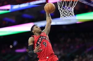 高效发挥难救主!巴雷特12中9拿到20分6板2助2断2帽 高效发挥难救主!巴雷特12中9拿到20分6板2助2断2帽