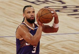 狄龙:哈登教会了我在防守上如何保持纪律性 我从他身上学到很多 狄龙:哈登教会了我在防守上如何保持纪律性 我从他身上学到很多