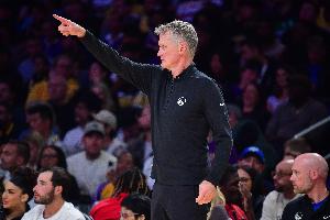 科尔谈负荷管理:这是个掌控节奏的过程 赛前就准备用12人 科尔谈负荷管理:这是个掌控节奏的过程 赛前就准备用12人