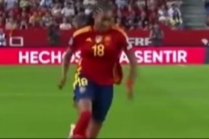 重伤!世体:西班牙女足前锋帕拉略洛左膝可能脱臼,将接受检查 重伤!世体:西班牙女足前锋帕拉略洛左膝可能脱臼,将接受检查