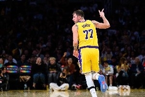 开季连续两场40+有多难?一共4人做到 077比肩浓眉MJ 大帅连抡7场 开季连续两场40+有多难?一共4人做到 077比肩浓眉MJ 大帅连抡7场