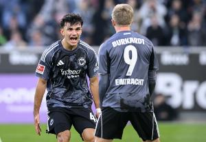 法鹰上新!25岁德国中锋伯卡特前7轮德甲进6球,是队史第二人 法鹰上新!25岁德国中锋伯卡特前7轮德甲进6球,是队史第二人