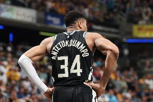 初代怪物外星人再进化!字母三分2中2&全场14中11狂砍31分20板7助 初代怪物外星人再进化!字母三分2中2&全场14中11狂砍31分20板7助