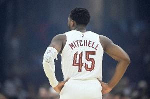 骑士客战篮网先发:米切尔+梅里尔+莫布里+阿伦+杰伦-泰森 骑士客战篮网先发:米切尔+梅里尔+莫布里+阿伦+杰伦-泰森