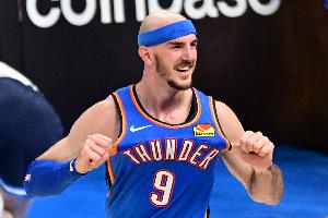 卡鲁索:我们还能变得更强 这对联盟其他球队来说是件可怕的事 卡鲁索:我们还能变得更强 这对联盟其他球队来说是件可怕的事