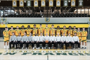 旧金山大学赛季首战对阵犹他州大学 王俊杰首发出战 赵维伦替补 旧金山大学赛季首战对阵犹他州大学 王俊杰首发出战 赵维伦替补