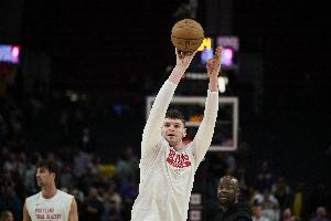 拓记:三分并非克林根强项以后可能也不会是 只是有空位时投一下 拓记:三分并非克林根强项以后可能也不会是 只是有空位时投一下