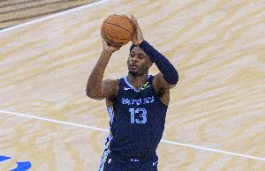 高效!小贾伦-杰克逊半场5中4拿到12分 罚球6中4 高效!小贾伦-杰克逊半场5中4拿到12分 罚球6中4