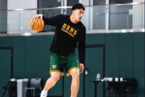 解说:王俊杰将是中国男篮锋线未来多年自主进攻最可靠的人选 解说:王俊杰将是中国男篮锋线未来多年自主进攻最可靠的人选