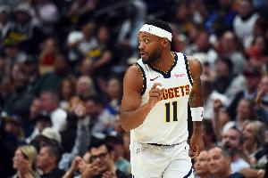 打得好!布鲁斯-布朗6投4中&三分4中2得到11分3板3助1断1帽 打得好!布鲁斯-布朗6投4中&三分4中2得到11分3板3助1断1帽