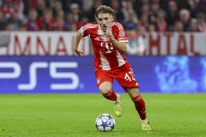 魔幻的一周!17岁卡尔周三欧冠首球,周四高中上学,周六德甲首球 魔幻的一周!17岁卡尔周三欧冠首球,周四高中上学,周六德甲首球