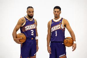 狄龙:布克打得更具侵略性了 他找到了制造罚球机会的方法 狄龙:布克打得更具侵略性了 他找到了制造罚球机会的方法