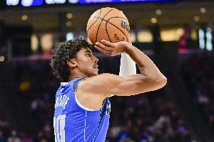 状态真不错!克里斯蒂8中5&三分5中3贡献17分2板2助 正负值+17 状态真不错!克里斯蒂8中5&三分5中3贡献17分2板2助 正负值+17