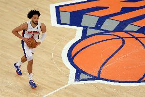 后程发力!康宁汉姆18中8拿到25分8助 下半场17分 后程发力!康宁汉姆18中8拿到25分8助 下半场17分