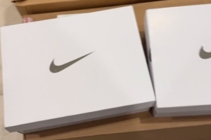 詹姆斯晒开箱与俄亥俄州大橄榄球队联名球鞋:我更想再次上阵了! 詹姆斯晒开箱与俄亥俄州大橄榄球队联名球鞋:我更想再次上阵了!