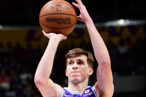 湖记:造犯规能力是湖人的一大优势 我预计这个趋势还会延续下去 湖记:造犯规能力是湖人的一大优势 我预计这个趋势还会延续下去