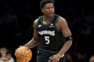 爱德华兹伤退?里德:他会没事的 我觉得他明天能打 爱德华兹伤退?里德:他会没事的 我觉得他明天能打