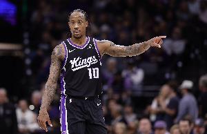 德罗赞:湖人46次罚球太疯狂了 打乱了我们的节奏 德罗赞:湖人46次罚球太疯狂了 打乱了我们的节奏