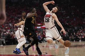 尼克-杨:相比火箭我更看好勇士 库追巴的经验能让他们跻身前三 尼克-杨:相比火箭我更看好勇士 库追巴的经验能让他们跻身前三