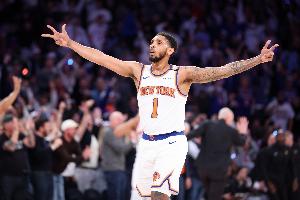 美记:佩恩决定不去欧洲 还是想等一个在NBA打球的机会 美记:佩恩决定不去欧洲 还是想等一个在NBA打球的机会