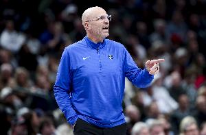 基德:今晚的胜利是很棒回应 上一场结束后球队在向正确方向靠近 基德:今晚的胜利是很棒回应 上一场结束后球队在向正确方向靠近