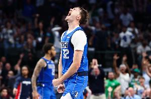 莱弗利:弗拉格浑身充满活力 他点燃现场球迷 也点燃我们的斗志 莱弗利:弗拉格浑身充满活力 他点燃现场球迷 也点燃我们的斗志