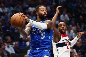 拉塞尔:教练在尝试不同阵容 我能做的就是时刻做好准备 随时待命 拉塞尔:教练在尝试不同阵容 我能做的就是时刻做好准备 随时待命