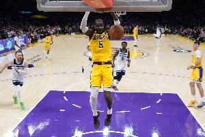 里夫斯:他今晚的表现如同猛兽一般 而这正是我们每晚所需要的 里夫斯:他今晚的表现如同猛兽一般 而这正是我们每晚所需要的