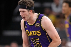 炸裂!里夫斯前三场场均34分7.7板9.7助 真实命中率高达73.6% 炸裂!里夫斯前三场场均34分7.7板9.7助 真实命中率高达73.6%