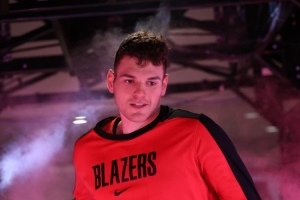 克林根:今夏我重点练了体能 就是要跟上球队的节奏 努力没有白费 克林根:今夏我重点练了体能 就是要跟上球队的节奏 努力没有白费