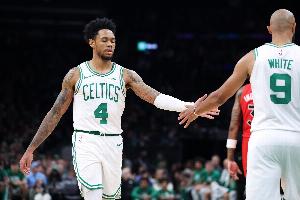 安芬尼-西蒙斯:既要融入球队保持自我 也要为赢球做出贡献 安芬尼-西蒙斯:既要融入球队保持自我 也要为赢球做出贡献