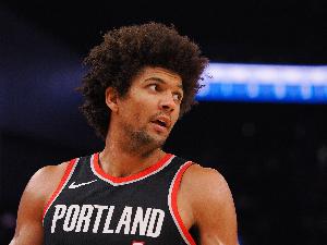 小杨上场时间增加?开拓者官方:塞布尔因右髋部酸痛缺席今日比赛 小杨上场时间增加?开拓者官方:塞布尔因右髋部酸痛缺席今日比赛