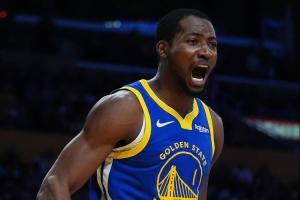 加哥我们错了!库明加14中9轰下25分10板 带库里躺赢! 加哥我们错了!库明加14中9轰下25分10板 带库里躺赢!