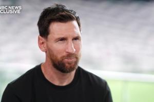 会参加世界杯吗?梅西:我还不知道,会每天观察状态届时再作决定 会参加世界杯吗?梅西:我还不知道,会每天观察状态届时再作决定