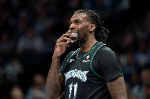 很高效但不够!里德11中7得18分7板2助1断1帽 三分5中2 很高效但不够!里德11中7得18分7板2助1断1帽 三分5中2