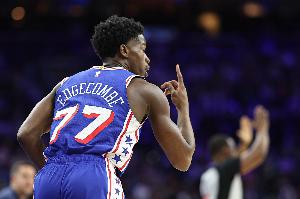 26分4板7助!队记:埃奇库姆看起来就是本届新秀中的最佳球员 26分4板7助!队记:埃奇库姆看起来就是本届新秀中的最佳球员