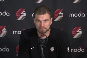 斯普利特谈轮换策略:观察球员攻防反应 包括攻防转换和抢篮板 斯普利特谈轮换策略:观察球员攻防反应 包括攻防转换和抢篮板