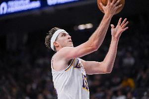 打破尘封74年纪录!里夫斯背靠背连续2天砍92分 为史上落选秀最高 打破尘封74年纪录!里夫斯背靠背连续2天砍92分 为史上落选秀最高